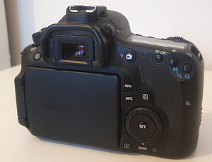 Canon EOS 60D (3 foto / 4)
