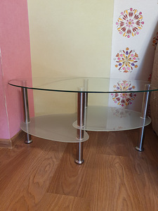 Журнальный стол (2 фото из 2)