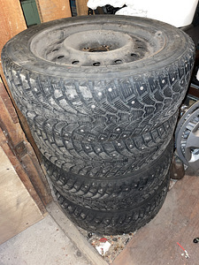 Talvrehvid Maxtrek M900 ICE 205/55R16 94 T XL (1 foto / 5)