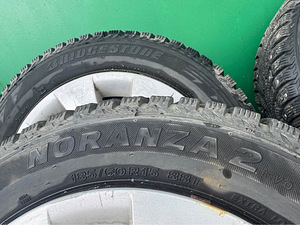 Шипованные шины Bridgestone Noranza 185/60 R15 с дисками Hyu (5 фото из 10)
