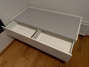 IKEA panipaigaga tegevuslaud "DUNDRA" (3 foto / 5)