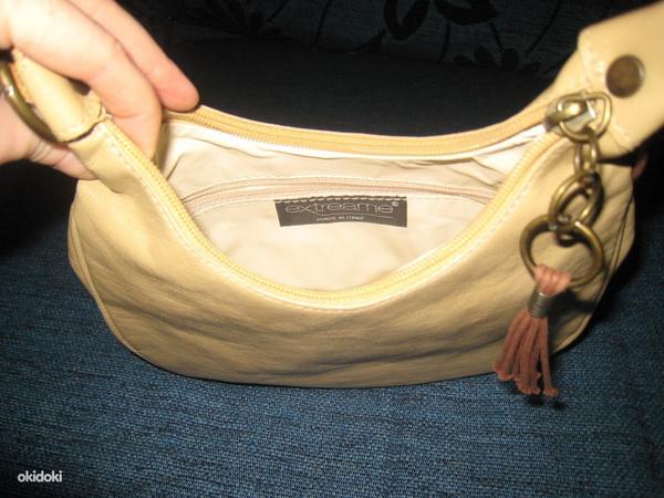 Маленькая бежевая сумочка (фото #1)