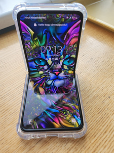 Samsung Galaxy Flip3 (1 foto / 3)