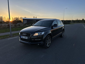 Audi Q7 3.0d (2 фото из 9)