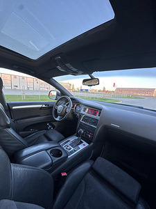 Audi Q7 3.0d (8 фото из 9)