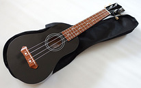 Гавайская гитара Soprano, черная, с сумкой, новая