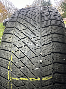 Шины 255/50R19 (1 фото из 4)