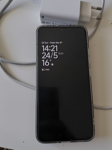 Xiaomi 13 nagu uus (2 foto / 4)