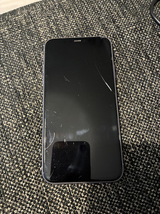 iPhone 11, 64gb, lilla (2 foto / 3)