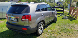 Kia Sorento XM (2 foto / 11)