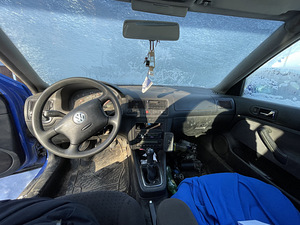 Volkswagen golf 4 (5 foto / 5)