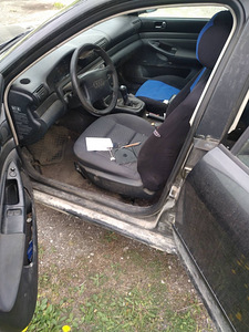 Audi a4 varuosadeks (2 foto / 3)