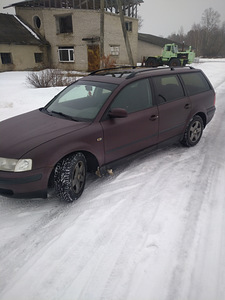Volkswagen Passat (4 foto / 6)