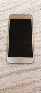 Samsung Galaxy J5 (3 foto / 4)