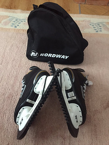 Хоккейные коньки Bauer 45 (3 фото из 4)