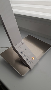 Led valge laualamp (8 foto / 9)