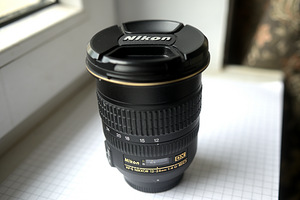 AF-S DX Zoom-Nikkor 12-24mm f/4G (1 foto / 5)