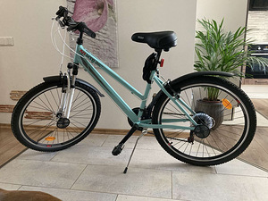 Женский велосипед (1 фото из 2)