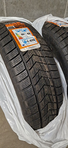 Lamellrehvid Tracmax X-PRIVILO S330 225/60 R18 M+S (5 foto / 5)