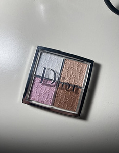 Тени для век Dior (1 фото из 5)