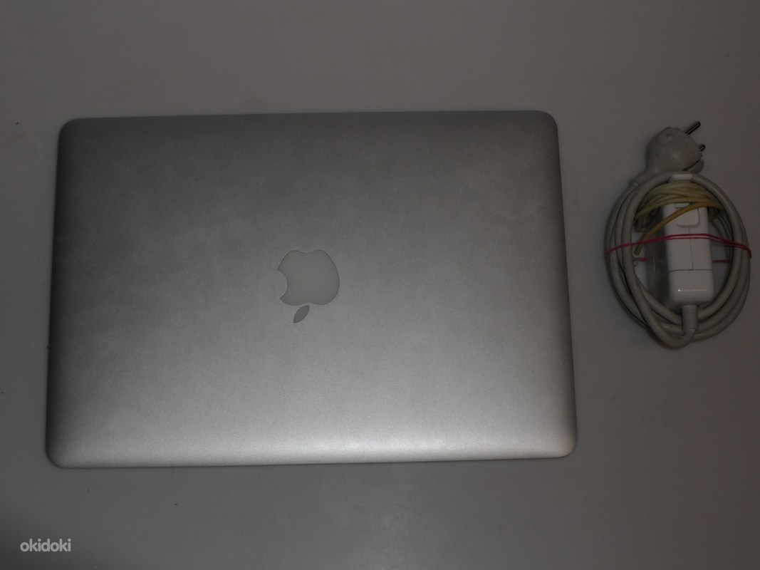 Apple Macbook Air 13 A1466 Mid 2015 (фото #4)