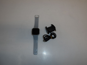 Nutikellad Fitbit Versa FB505 + laadija (2 foto / 6)