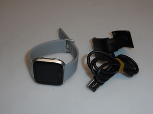 Nutikellad Fitbit Versa FB505 + laadija (5 foto / 6)