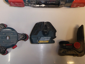 Ristjoonlaser Bosch GLL 3-50 + kinnitus + kohver (3 foto / 8)