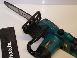 Kettsaag Makita UC3520A (4 foto / 5)