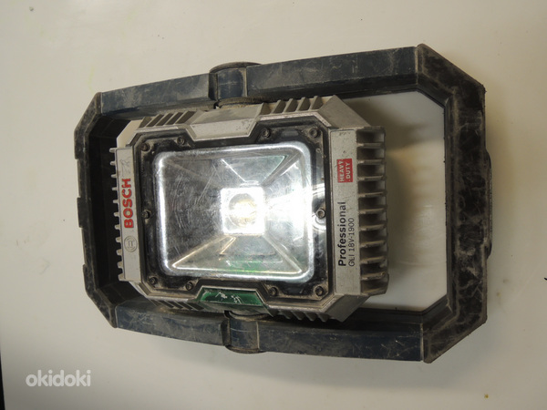 Аккумуляторный прожектор Bosch GLI 18V-1900 без аку (фото #3)