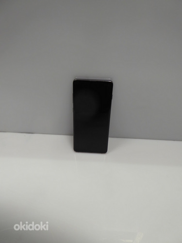 Телефон Samsung Galaxy S10+ Черный (фото #3)