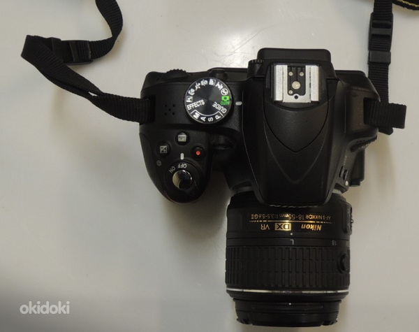 Зеркальная камера Nikon D3300 + зарядка (фото #3)