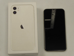 Telefon Iphone 11 128GB + Karp (3 foto / 5)