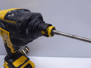 Шуруповерт Dewalt DCF620 + AКБ 2.0ah (5 фото из 5)