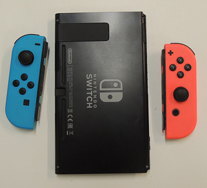 Mängukonsool Nintendo Switch HAC-001 + laadija + kott (5 foto / 6)