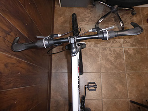 Велосипед MTB OUPAO 750 Цвет белый (5 фото из 5)