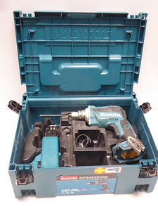 Шуруповерт Makita DFS452, Без АКБ, Насадки, Кейс (2 фото из 5)