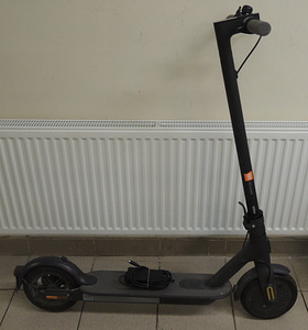 Электрический самокат Xiaomi Electric scooter 1S + зарядка (2 фото из 6)