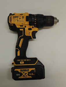 Akutrell DeWalt DCD777 + aku 4,0Ah (3 foto / 5)