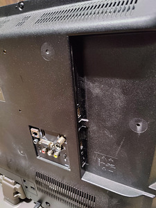 Teler Panasonic TX-32GS350E + Pult (5 foto / 5)