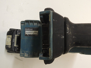 Перфоратор Makita DHR242 + ак. 5,0Ач (6 фото из 6)