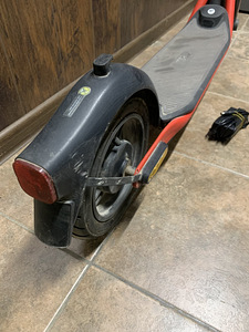 Электро-самокат Segway Ninebot D38E + зарядка (5 фото из 5)