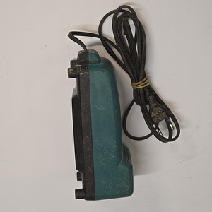 Laadija Makita DC1414T (3 foto / 5)