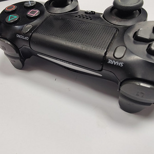 Mängukonsool Sony Playstation 4 Pro + Pult + Juhed (5 foto / 5)