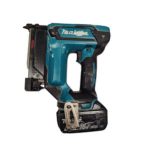 Гвоздевой пистолет Makita DPT353 + АКБ 4,0АЧ (2 фото из 5)