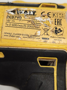 Akutrell Dewalt DCD790 + aku 5.0Ah (4 foto / 5)