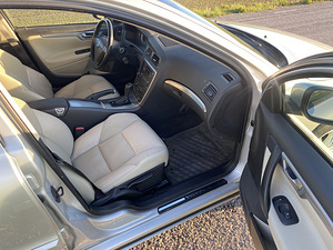 Volvo v70 d5 (10 фото из 14)