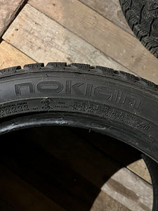315/35 R20 Nokian WR SUV3 (2 foto / 5)