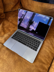 Macbook Air 2019 / 8Gb/128Gb / i5 / Space Grey (2 foto / 6)
