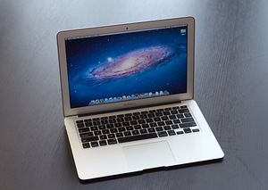 MacBook Air (11-inch, Mid 2011) Intel i5